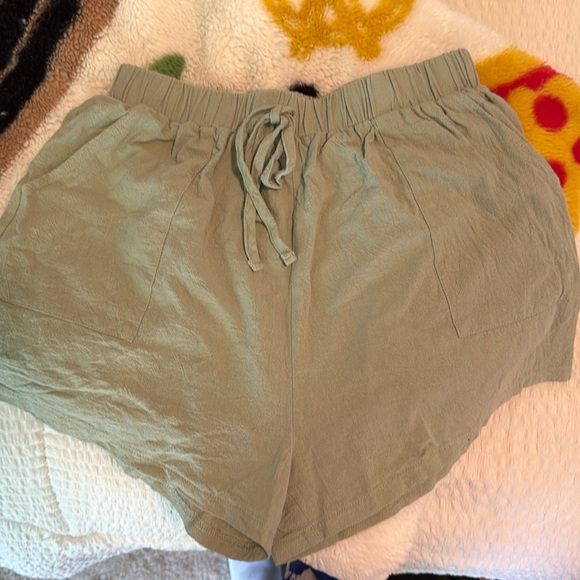 Linen Shorts - Picture 1 of 3
